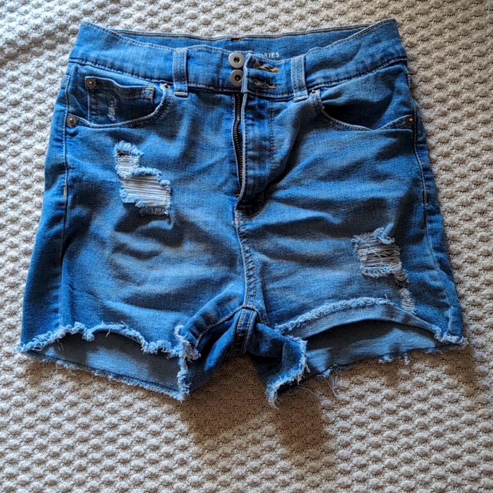 No boundaries high waisted shorts